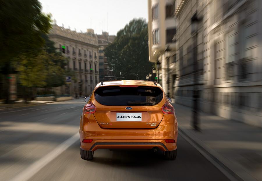  Ford Focus S 2015 года  (CN) (фото 2 из 4)